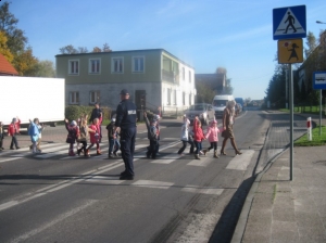 19.10.2012r. Spotkanie z policjantami - Jak bezpiecznie przejść przez ulicę.